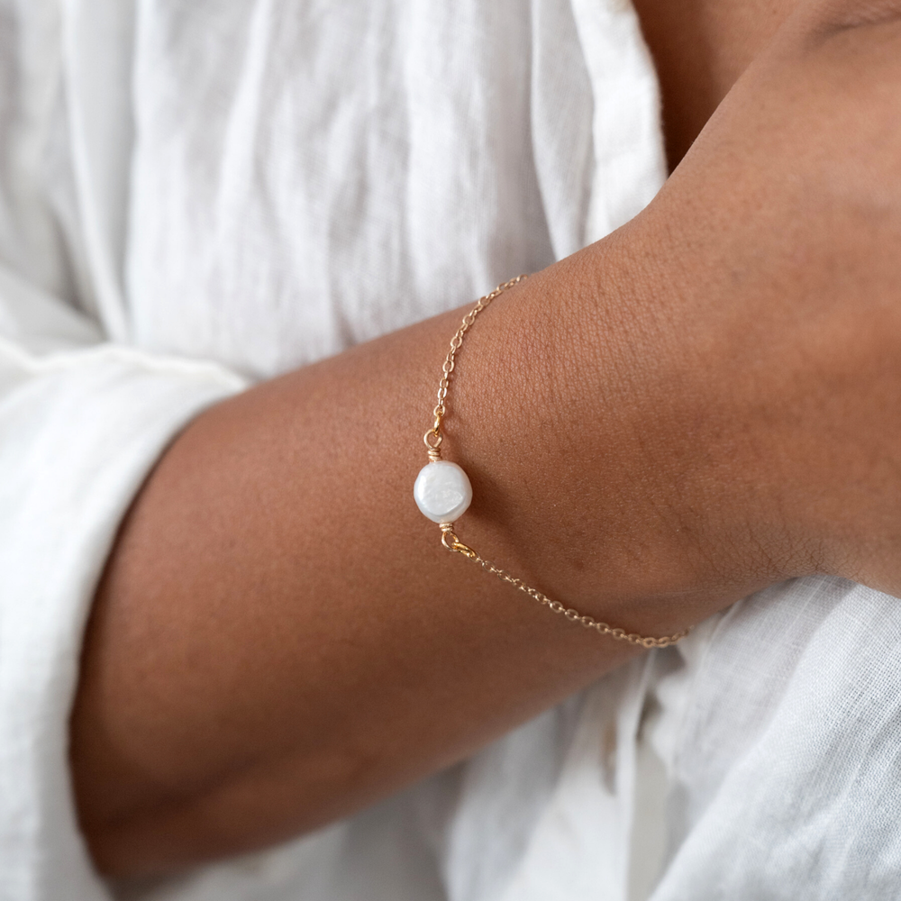 Freshwater Pearl Bracelet: Gold