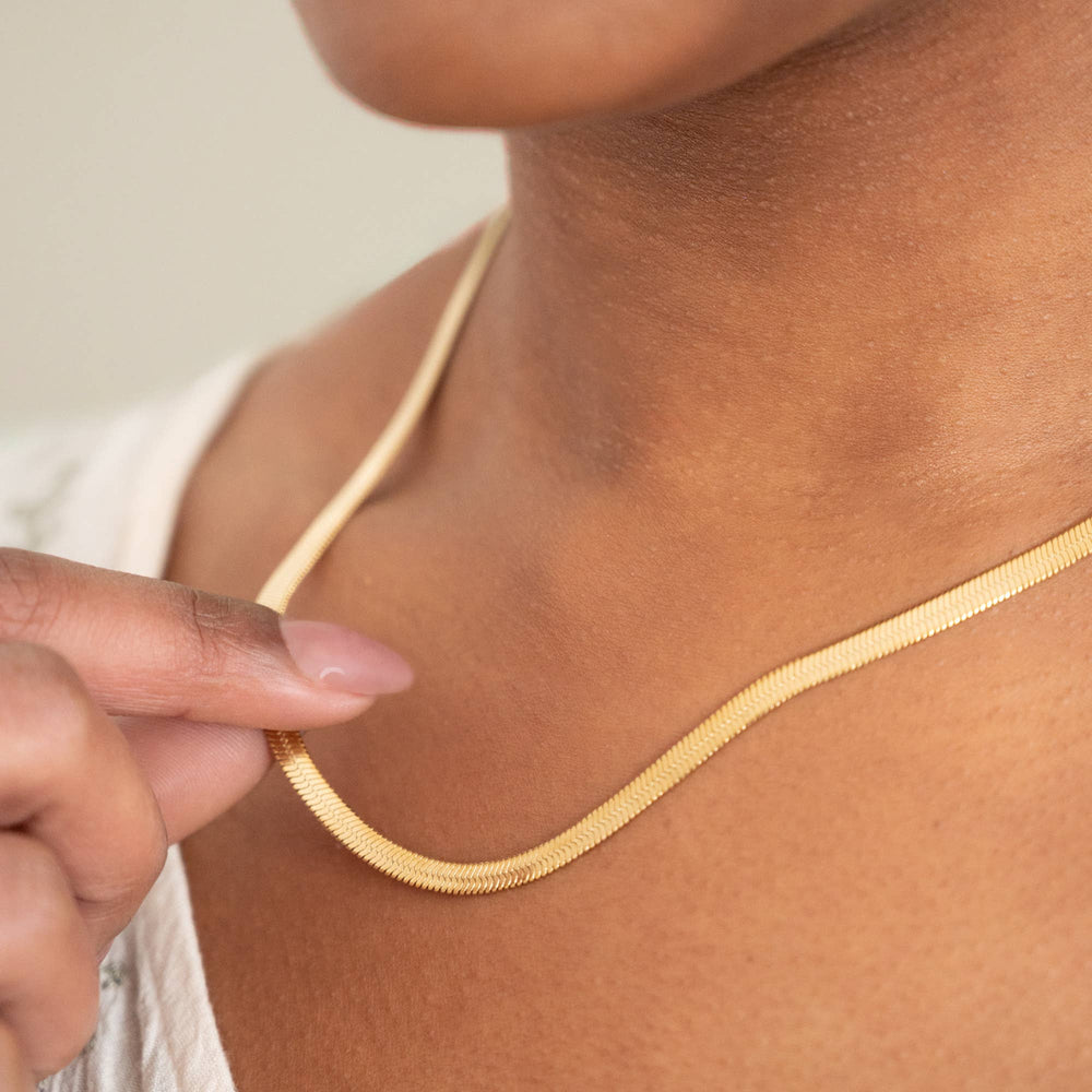 Herringbone Necklace: Gold