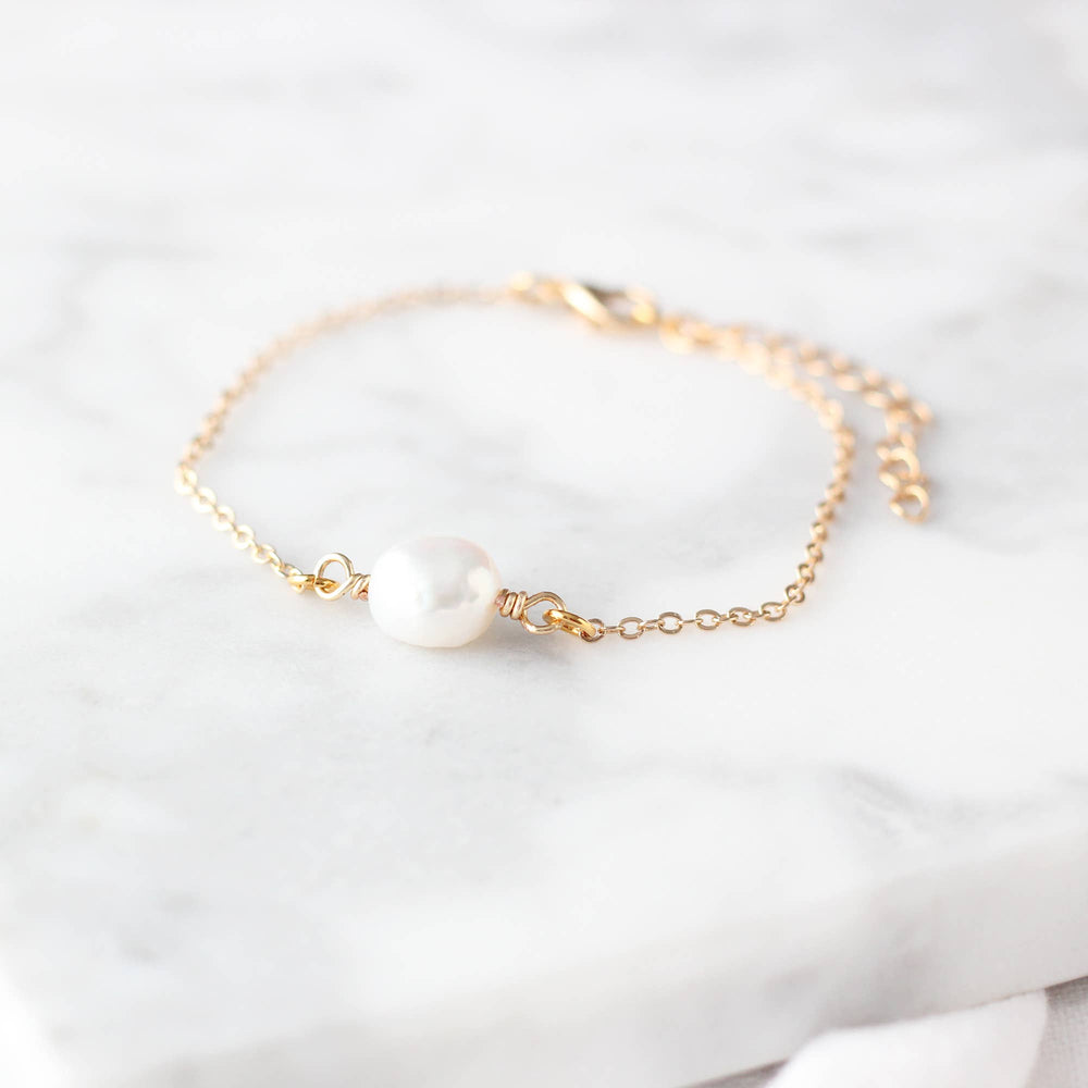 Freshwater Pearl Bracelet: Gold