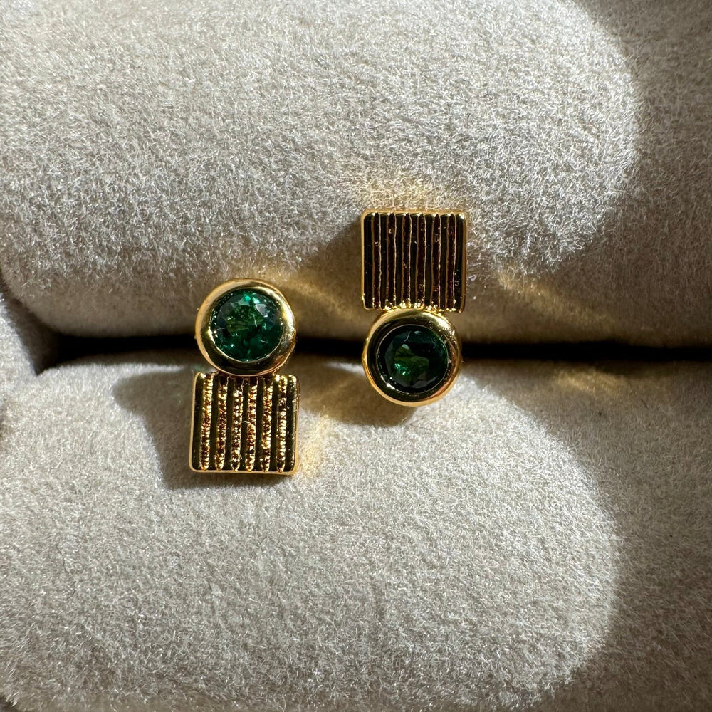 Geometric Ribbed Studs