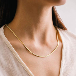 
            
                Load image into Gallery viewer, Herringbone Chain Necklace
            
        