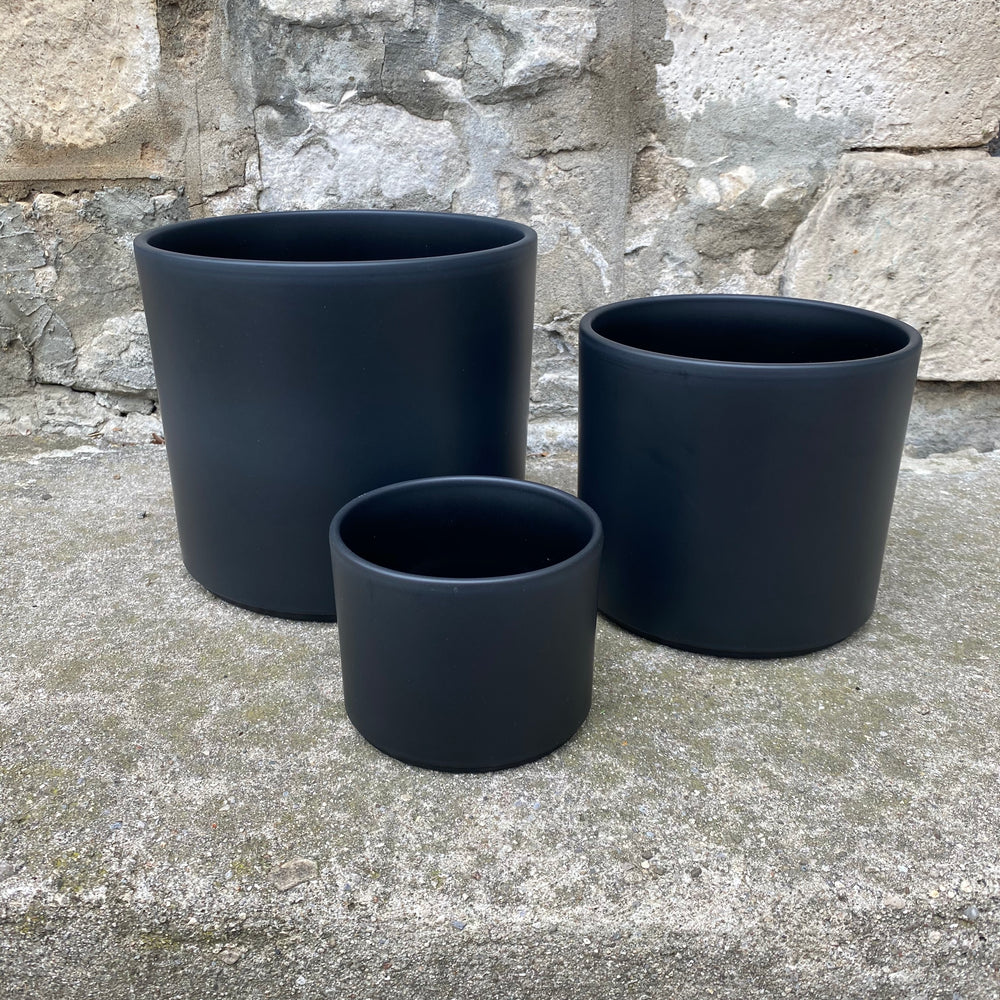 
            
                Load image into Gallery viewer, Pillar Pot Collection - Matte Black
            
        