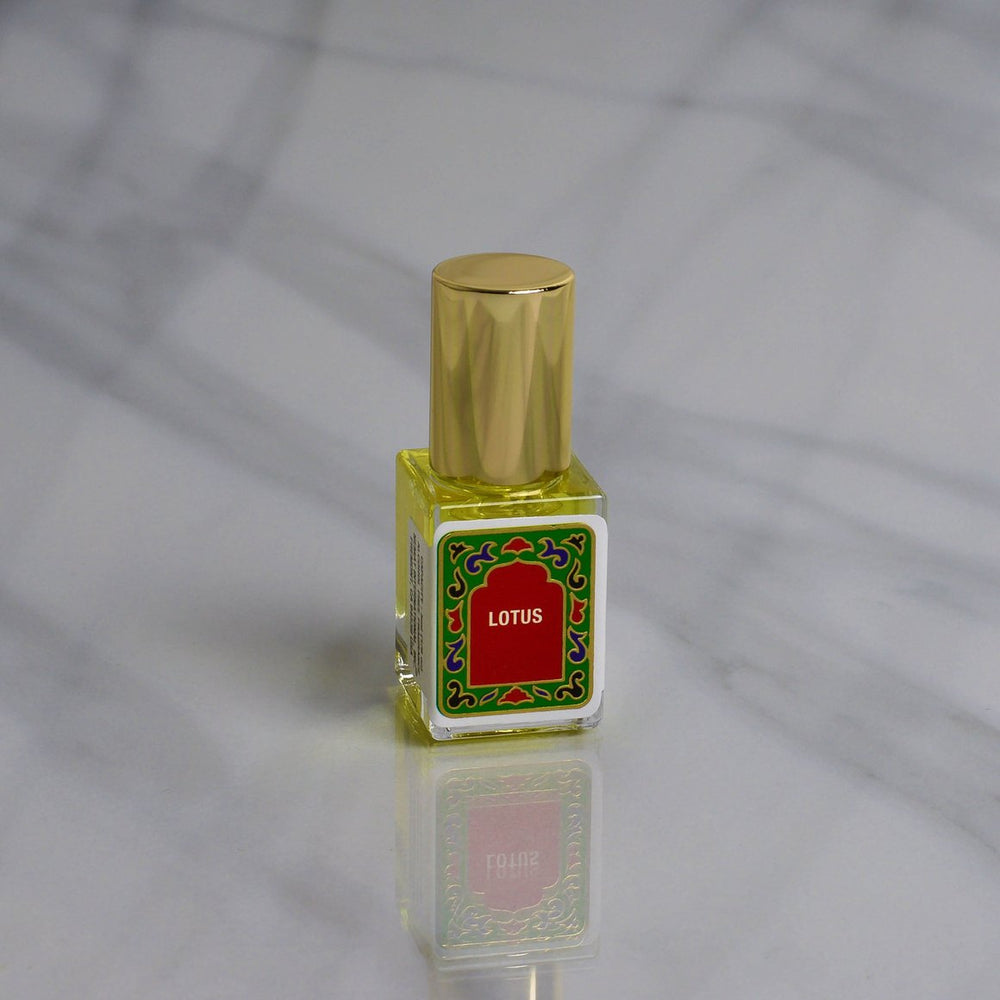 
            
                Load image into Gallery viewer, Lotus Perfume
            
        