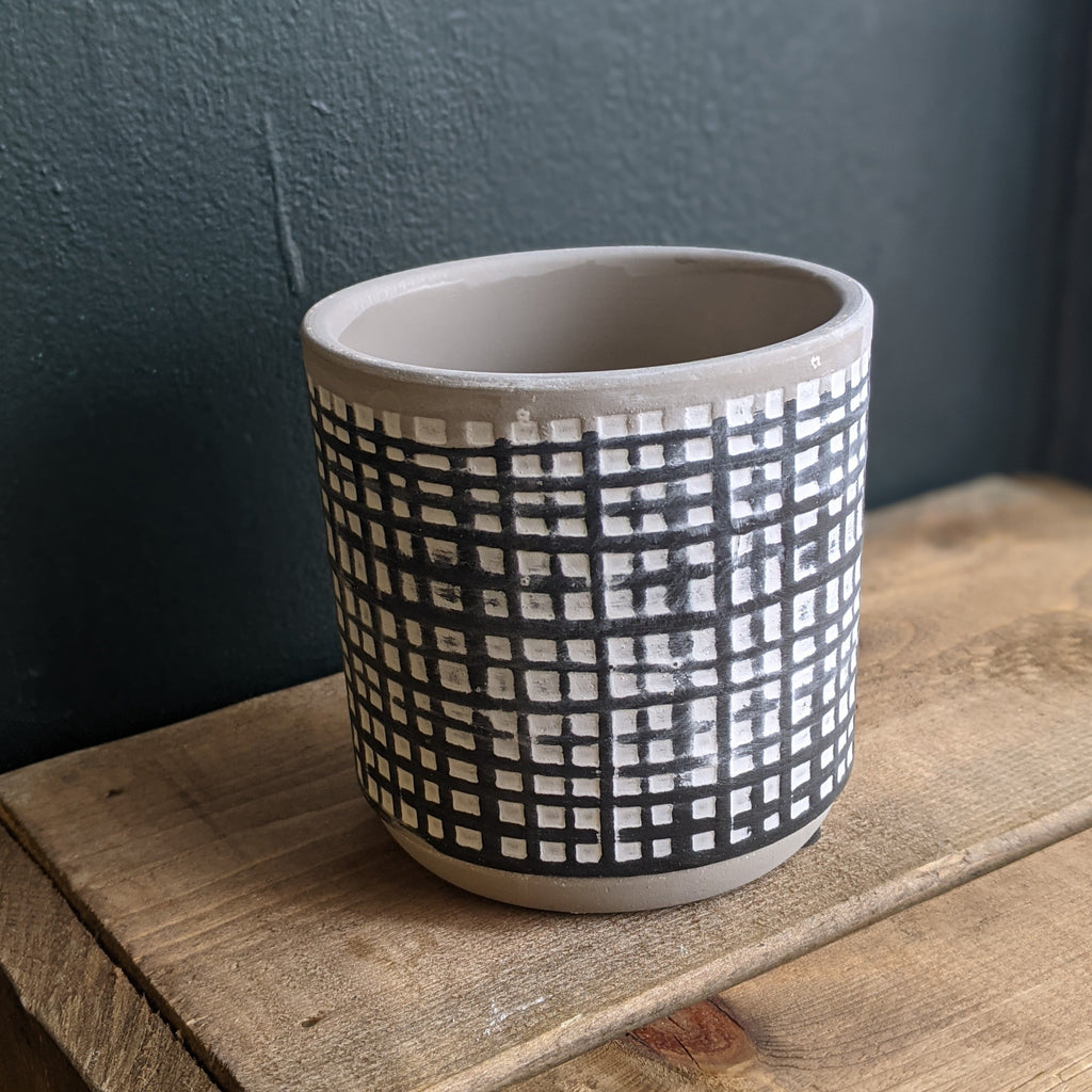 Criss Cross Pot – Sunday Blooms